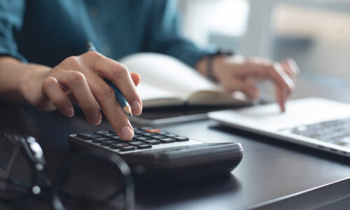 How is Equipsme keeping costs down?